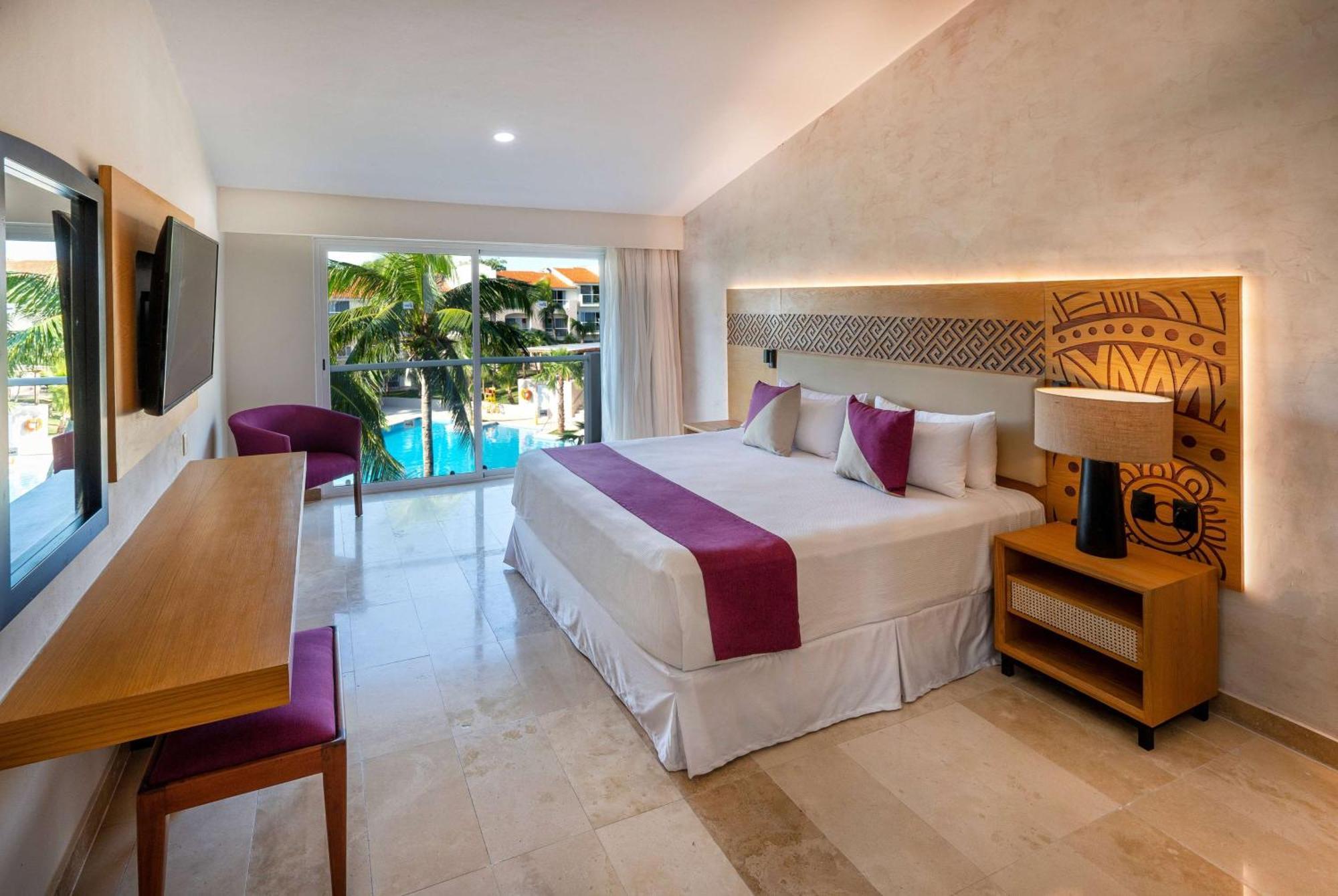 Habitación Superior con piscina - 1 cama extragrande - No fumadores