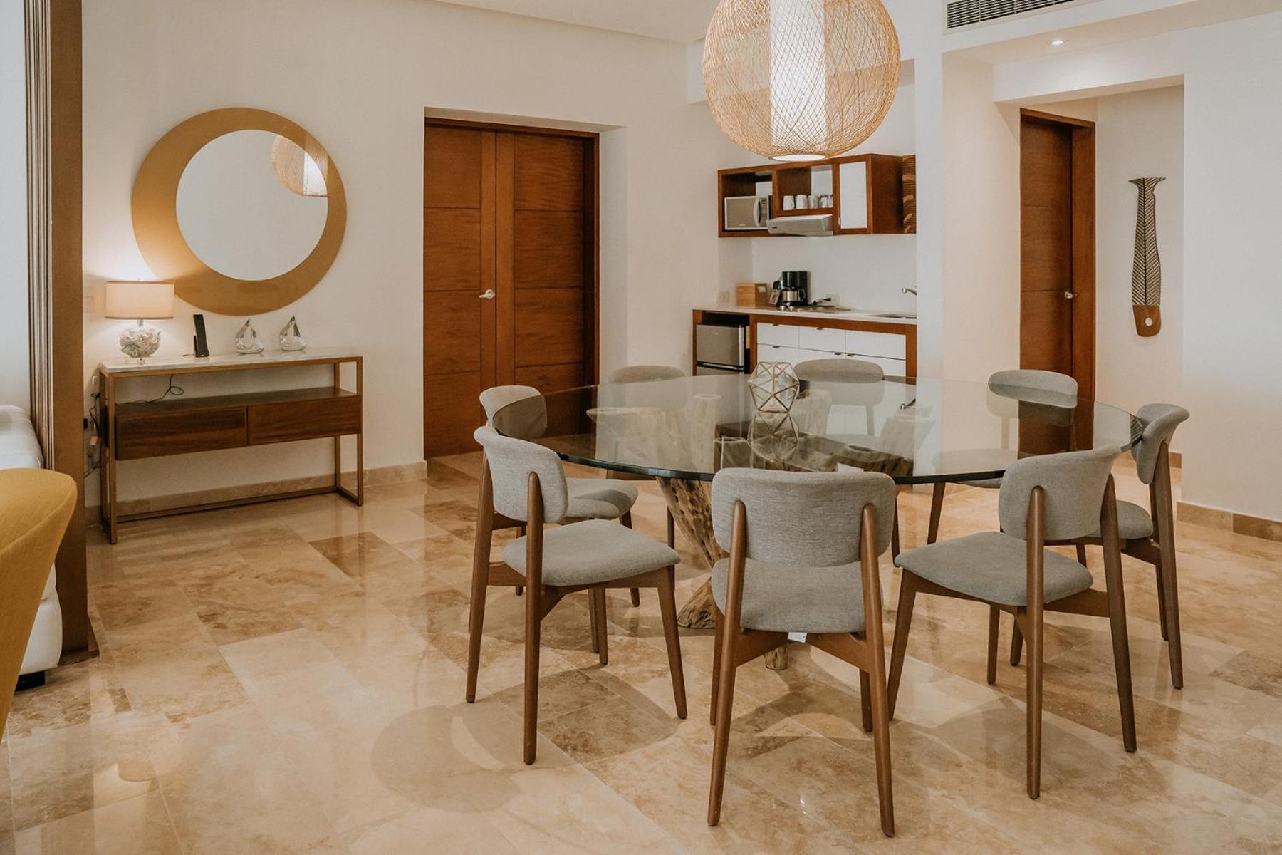 Luxurious Grand Master Suite,1614808824:JPEG