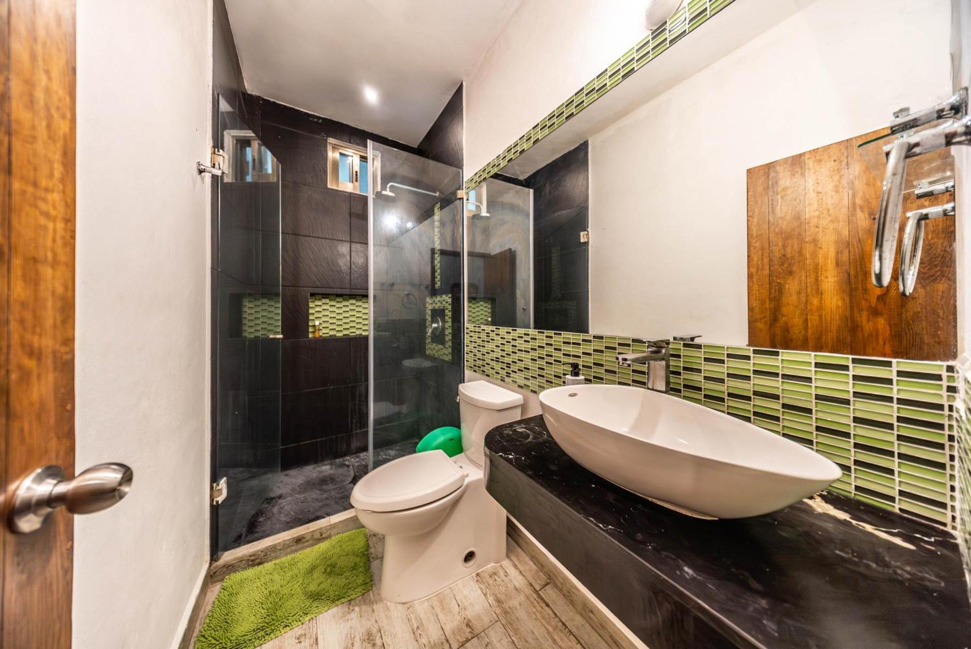 King Room,1656198452:JPEG