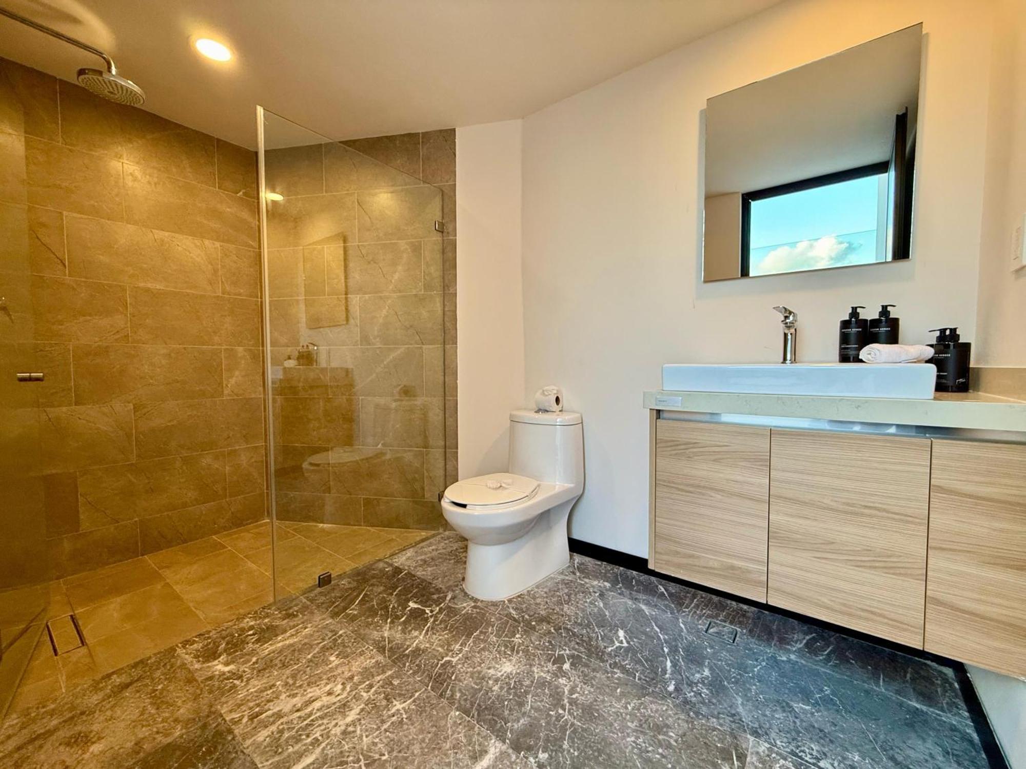 2 BR Duplex Private Rooftop Pool Oceanfront