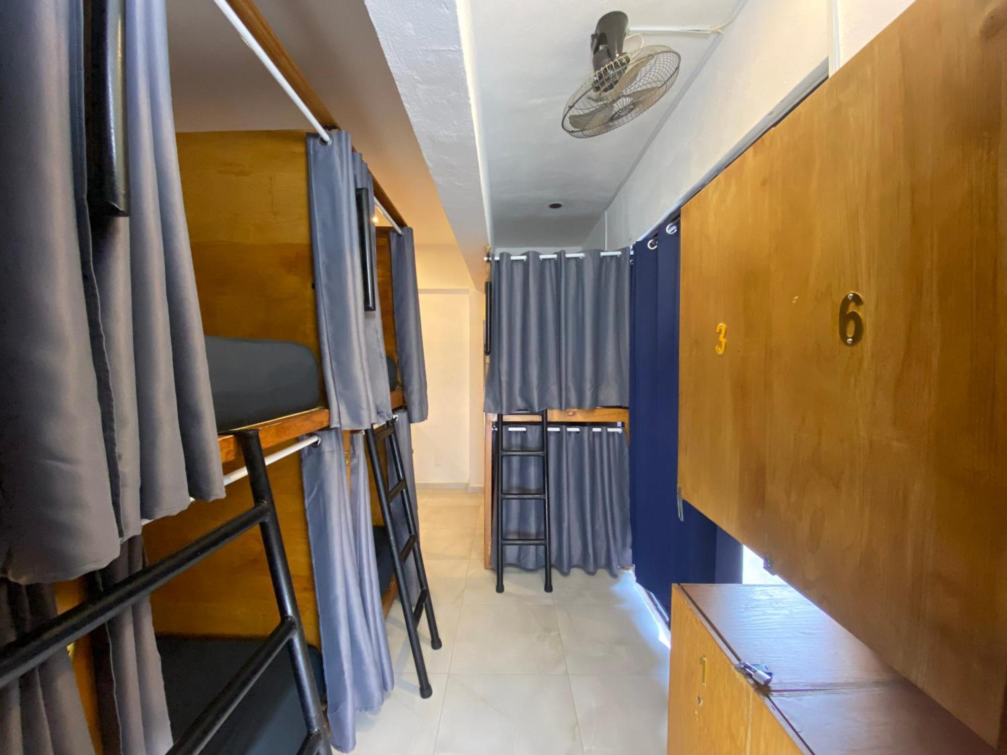 Bed 8-Bed Female Dormitory Room