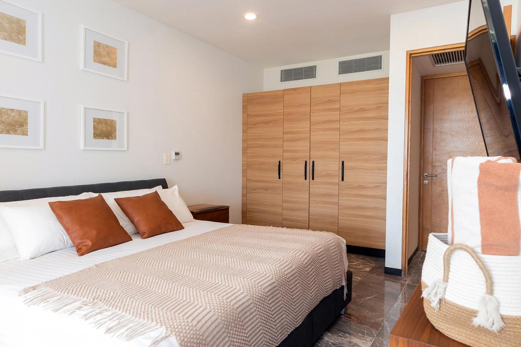 Two-Bedroom Apartment Balcony Sea View