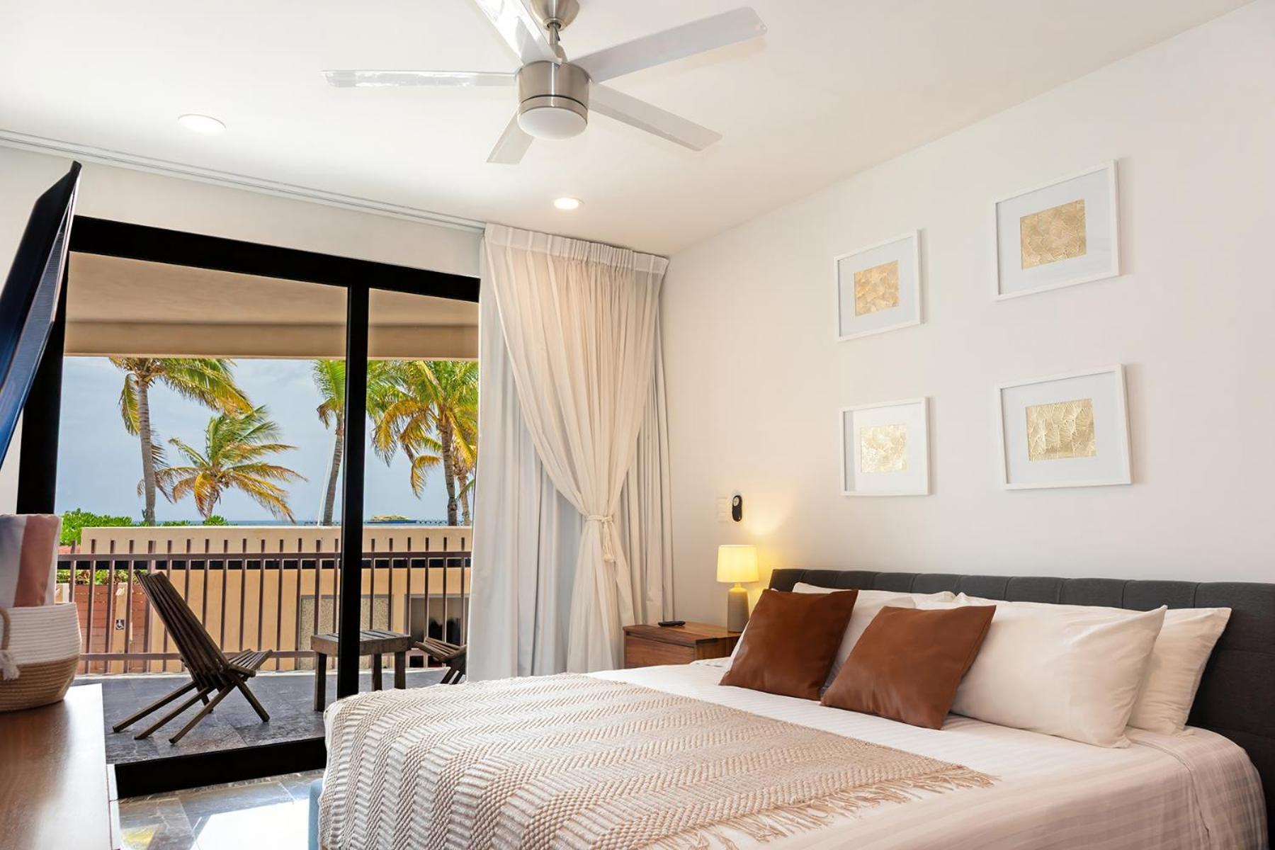 Two-Bedroom Apartment Balcony Sea View