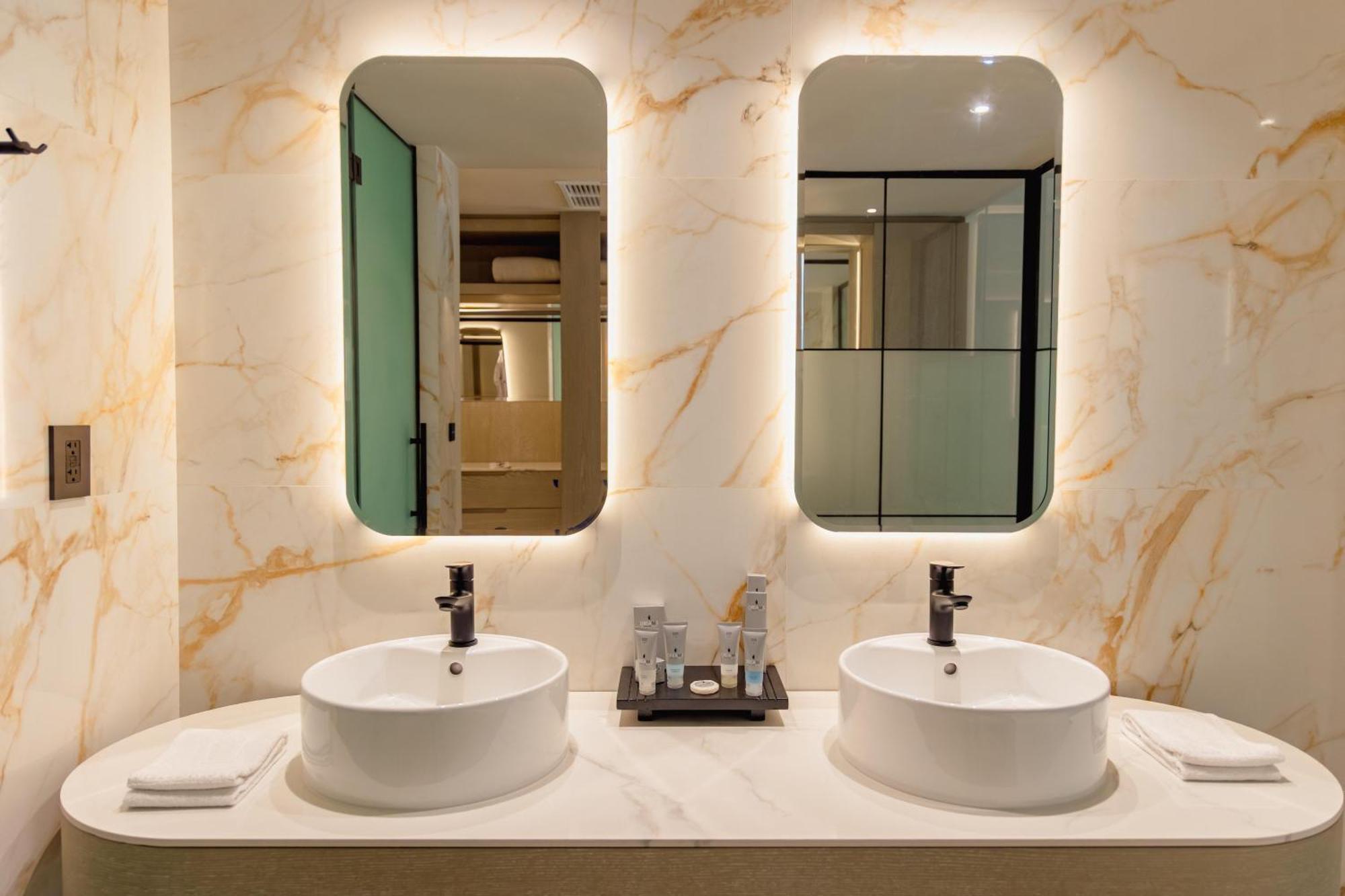 Platinum Suite