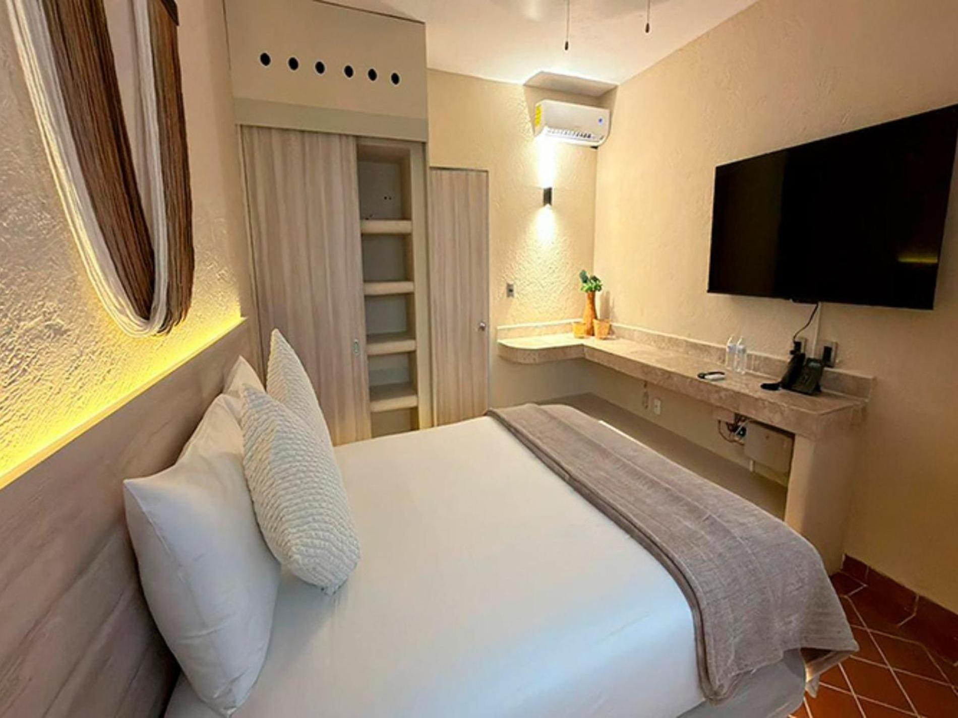 Deluxe Double Room,1746846825:JPEG