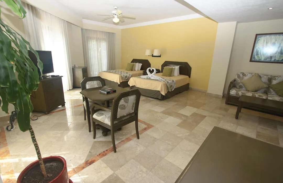 Hotel Los Itzaes By 5Th Av-1