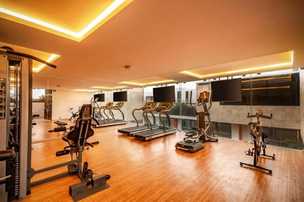 The Shore At 46Th Luxury Condos-1
