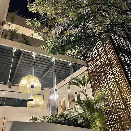 Urban Towers - Brand New Contemporary Apartment In Downtown-2