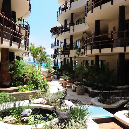 El Taj Oceanfront&Beachside Condo Hotel-3
