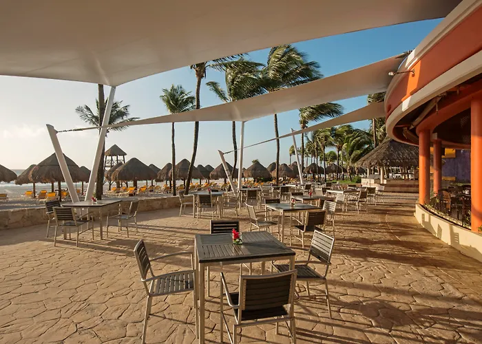 Hoteles en Playa del CarmenIberostar Waves Quetzal